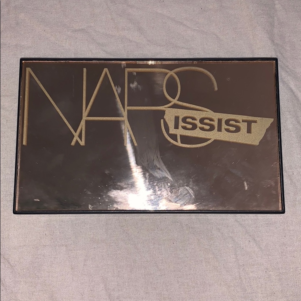 Narcissist loaded eyeshadow palette